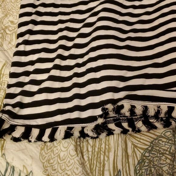 Green Envelope Los Angeles T-Shirt Black White Tassle - Picture 3 of 11